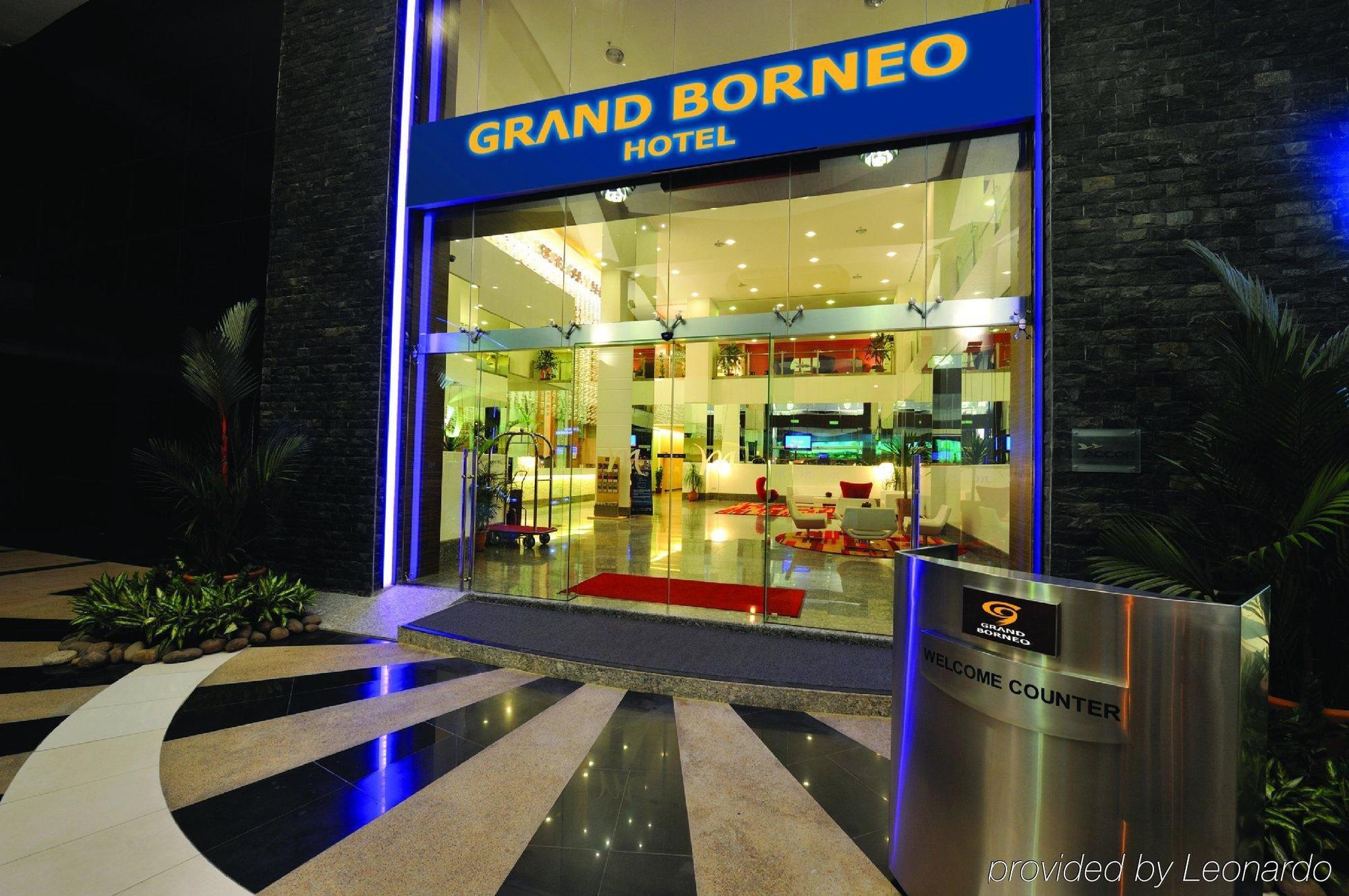 Grand Borneo Hotel Kota Kinabalu Bagian luar foto
